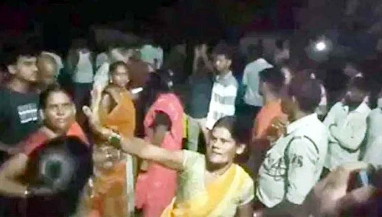 प्रेम विवाह को लेकर दो पक्षों के बीच हिंसक झड़प, बाप-बेटी पर किया हमला, गांव में फोर्स तैनात, पुलिस की हिरासत में अब तक 9 लोग