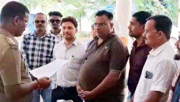 भोले-भाले लोगों से 5100 रुपये लेने का आरोप, झाड़-फूंक का वीडियो सोशल मीडिया पर वायरल, समाज के लोगों ने लगाई इंसाफ की गुहार