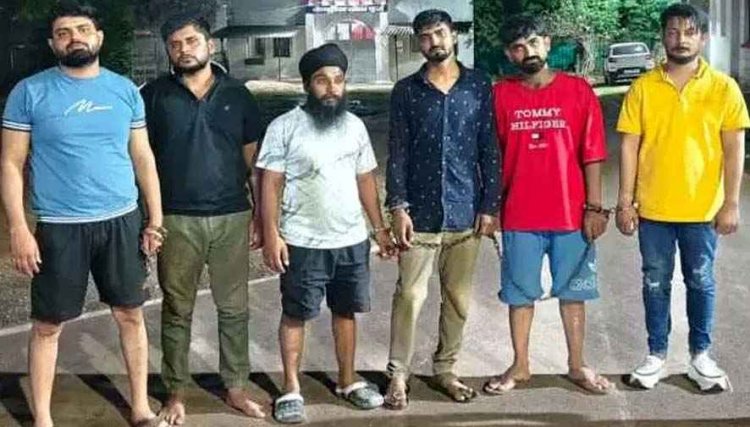 पुलिस की बड़ी कार्रवाई, 25 लाख की हेरोइन के साथ 6 आरोपी गिरफ्तार, गर्लफ्रेंड ने ड्रग्स पेडलर प्रेमी को थाने से भगाया, कार और सवा लाख रुपए जब्त