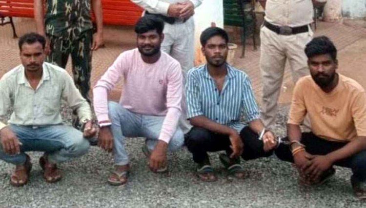 गौ तस्करी के खिलाफ धमतरी पुलिस को मिली बड़ी कामयाबी, 5 गायों सहित 4 आरोपी गिरफ्तार, बिना नंबर की पिकअप वाहन जप्त