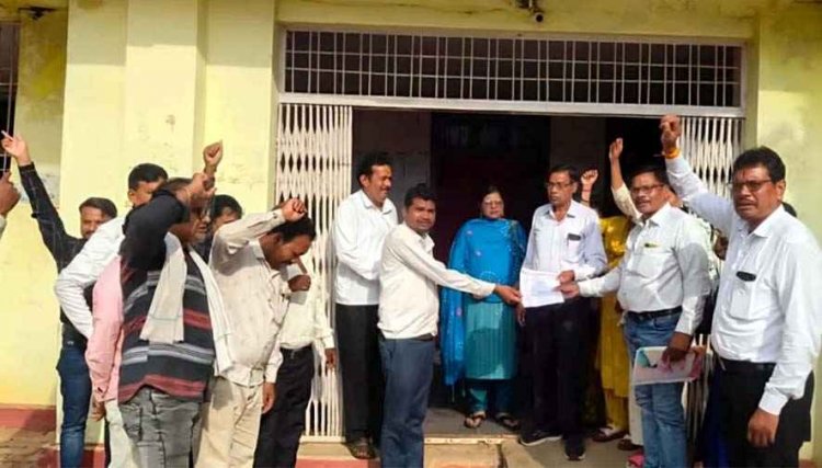 उपसरपंच पर 5% कमीशनखोरी और अवैध कब्जे का आरोप, आक्रोशित पंचायत सचिवों ने किया कड़ी कार्यवाही की मांग, 23 से आंदोलन की चेतावनी