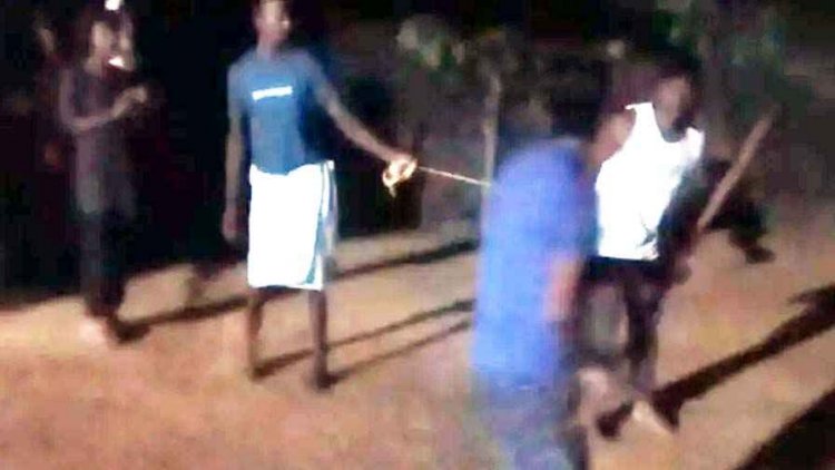 सरपंच ने दी गांव में तालिबानी सजा, युवक की बेरहमी से पिटाई का वीडियो जमकर वायरल, जांच में जुटी पुलिस, कानून व्यवस्था पर उठे सवाल