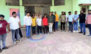 महासमुंद के होटल बाला जी में BJP नेताओं और नामचीन व्यापारियों समेत 18 लोग गिरफ्तार, 7 लाख बरामद, सियासत और प्रशासन में मचा हड़कंप