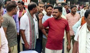 जमीन विवाद पर टांगी से वार कर दो लोगों का मर्डर, गांव में तनाव, परिजनों ने नेशनल हाईवे 43 सड़क पर शव रख कर किया चक्का जाम