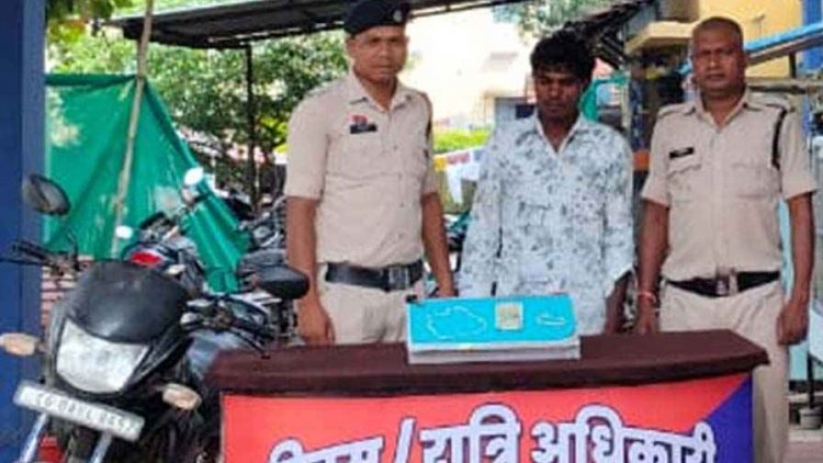 आधी रात दूकान में चोरी, राजिम पुलिस ने लिया फौरन एक्शन, एक नाबालिग समेत आरोपी लोकेश को गिरफ्तार कर भेजा सलाखों के पीछे