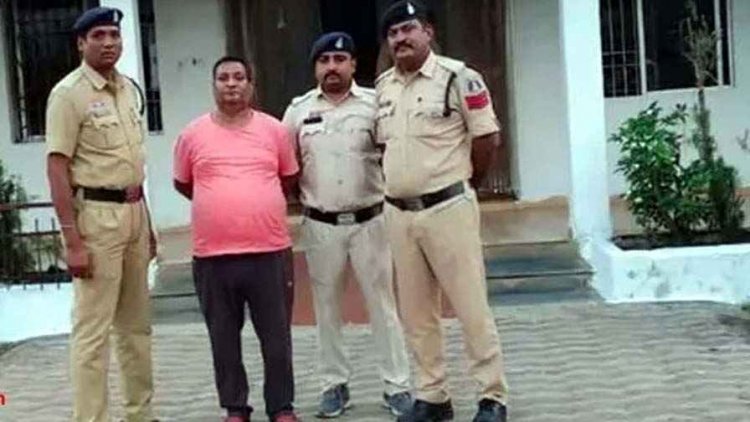 सरकारी नौकरी लगाने के नाम पर 45 लाख की ठगी, 3 साल से कांकेर में छिपा मास्टरमाइंड गिरफ्तार होकर पहुंचा सलाखों के पीछे