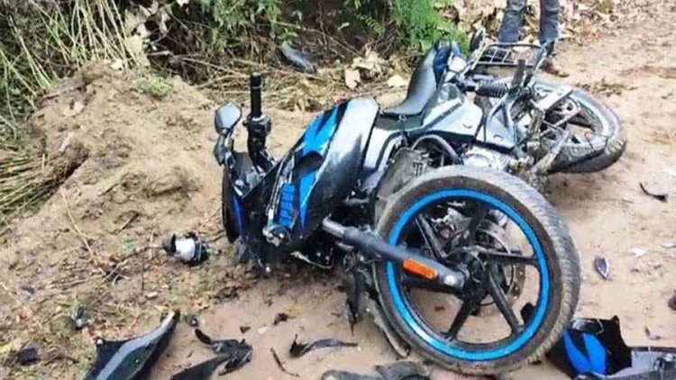 दीपावली के पहले सड़क हादसे ने छीन ली एक परिवार की खुशियां, दो बाइक की आमने-सामने जोरदार टक्कर, पिता-पुत्र की मौत, मां घायल