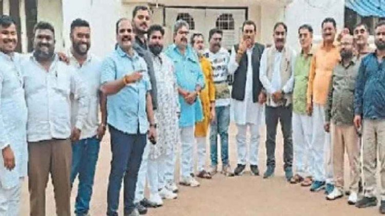 खेल परिसर में स्थानीय लोगों और खिलाड़ियों के विरोध के बावजूद खुल गई शराब दुकान, पुलिस ने कांग्रेस के पार्षद भूपेंद्र यादव को किया गिरफ्तार