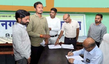 भ्रष्टाचार और लापरवाही का अड्डा बना नगर पंचायत कार्यालय, कोपरा में सीएमओ के खिलाफ पार्षदों ने खोला मोर्चा, लगाया संगीन आरोप