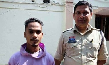 गोडाउन से 11 कट्टा धान चोरी, 24 घंटे भीतर पुलिस ने आरोपी हर्ष मानिकपुरी को किया गिरफ्तार, ई-रिक्शा और मोबाइल भी जप्त