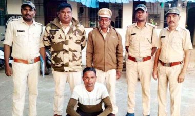 देवभोग में वन विभाग की बड़ी कार्रवाई, जंगली सूअर का अवैध कच्चा मांस और स्कूटी जब्त, मौके पर एक तस्कर परमानंद गिरफ्तार