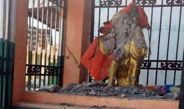 गरियाबंद जिले में राष्ट्रपिता महात्मा गांधी की मूर्ति खंडित करने से ग्रामीणों में आक्रोश, आरोपी के खिलाफ कार्रवाई की मांग तेज