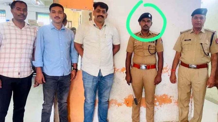 रेलवे स्टेशन पर रेलवे प्रोटेक्शन फोर्स का फर्जी असिस्टेंट सब-इंस्पेक्टर अविनाश गिरफ्तार, असली अफसर से सेल्फी मांगते ही खुली पोल
