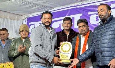 कान्हा क्लब की वॉलीबॉल प्रतियोगिता में फाइनल में डिस्टिक रायपुर का दबदबा, 5 सेट के मुकाबले में SAI रायपुर को 3–2 से हराकर ट्रॉफी पर कब्जा