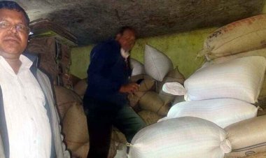 किराना स्टोर के गोदाम में डम्प कर रखे 46 कट्टा अवैध धान व पीडीएस का चांवल मैनपुर एसडीएम ने किया जब्त, दो मामलों में कड़ी कार्यवाही