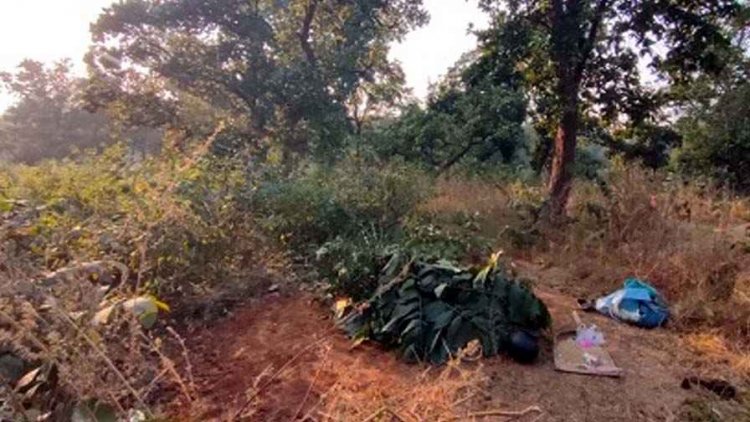छत्तीसगढ़ में अंतिम संस्कार के दौरान सरकारी जमीन को लेकर जमकर विवाद, पुलिस के हस्तक्षेप से दो घंटे बाद दफनाया गया शव
