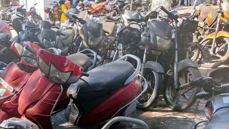 रायपुर एण्टी क्राईम एण्ड साईबर यूनिट की बड़ी कार्रवाई, विभिन्न पार्किंग स्थलों से लावारिस हालत में खड़े 32 दोपहिया वाहन जब्त