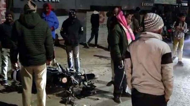 रिंग रोड पर बड़ा हादसा, खड़े ट्रक से टकराई बाइक, दो युवकों की दर्दनाक मौत, मौके से वाहन समेत ड्राइवर फरार, जांच में जुटी पुलिस