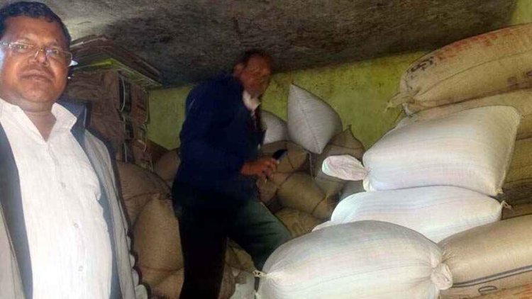 किराना स्टोर के गोदाम में डम्प कर रखे 46 कट्टा अवैध धान व पीडीएस का चांवल मैनपुर एसडीएम ने किया जब्त, दो मामलों में कड़ी कार्यवाही