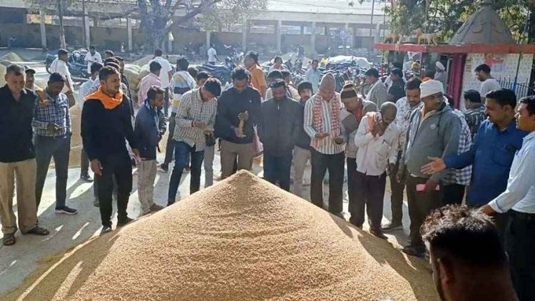 छत्तीसगढ़ की सबसे बड़ी मंडी में आर्थिक उथल-पुथल, प्रशासनिक आदेश से उपज की कम आवक, मजदूर और व्यापारियों में गुस्सा, रोजी-रोटी पर संकट