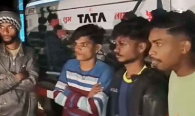 सड़क पर जन्मदिन मना रहे बदमाशों का उत्पात,  हुड़दंग में पलटा सीमेंट से भरा कैप्सूल वाहन, फिर ड्राइवर की बेरहमी से पिटाई, हिरासत में आरोपी