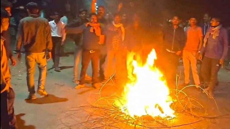 फिंगेश्वर में 12 घंटे चला कृषि महाविद्यालय का संग्राम पर मीडिया ने कलेक्टर से मांगा जवाब, किरवई का क्यों है संघर्ष समिति का विरोध?