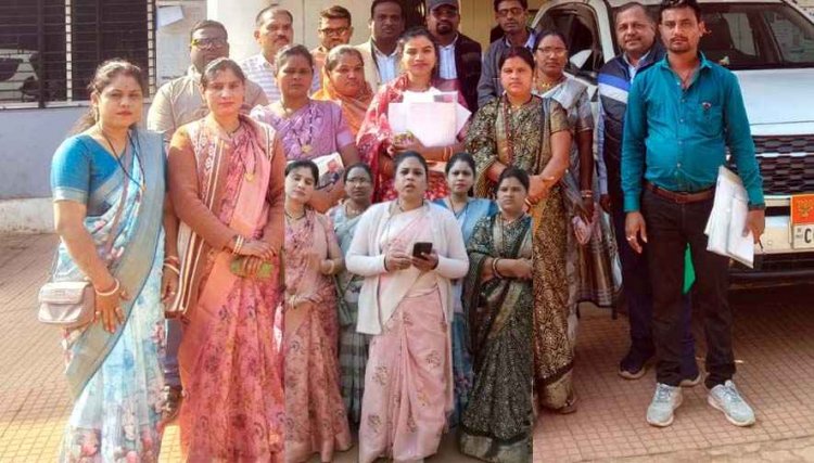 अभनपुर की मीटिंग में अधिकारी-कर्मचारी नदारद, गुस्साए जनपद सदस्यों ने नारेबाजी कर किया विरोध प्रदर्शन, धनेश्वरी डांडे का गंभीर आरोप