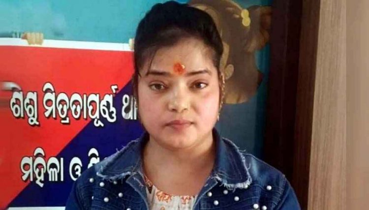 अश्लील आर्केस्ट्रा डांस मामले में 14 लोगों की गिरफ्तारी के बाद ओडिशा की एक डांसर गिरफ्तार, दूसरी की तलाश जारी, SDM पर गिरी गाज