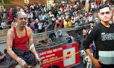 तीन मंजिला इलेक्ट्रॉनिक दुकान लगी भयंकर आग, पिता झुलसा, बेटे की जिंदा जलकर दर्दनाक मौत, शॉर्ट सर्किट से लाखों का सामान खाक