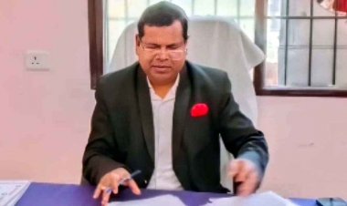 निलंबित साहब का कुर्सी मोह, बहाली आदेश के बिना दोबारा बने SDM!, नोटिस तामील कराने कलेक्टर को लेना पड़ा पुलिस का सहारा!