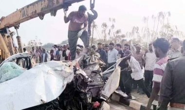 ट्रक में जा टकराई कार, सड़क हादसे में 201 कोबरा बटालियन के 4 जवानों की दर्दनाक मौत, एक जवान की हालत नाजुक, CM ने जताया दुःख