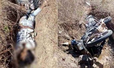 राजिम कुंभ मेला से लौट रहे बाइक सवार हुआ दर्दनाक हादसे का शिकार, मौके पर एक युवक की मौत, 1 गंभीर, गड्ढे में पड़े रहे घायल, इलाज जारी