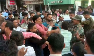 छत्तीसगढ़ में बीजेपी नेता ने की पत्रकार से मारपीट, पत्रकारों के आक्रोश बाद तीन आरोपियों पर FIR दर्ज, प्रदेश स्तरीय आंदोलन की चेतावनी