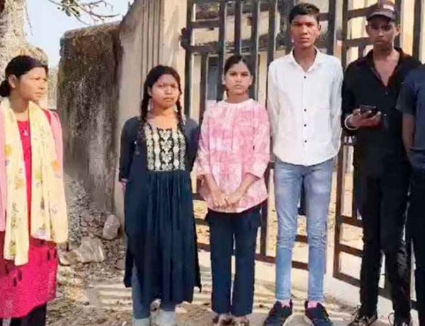 कम अटेंडेंस पर नहीं मिला प्रवेश पत्र, दसवीं बोर्ड परीक्षा से 12 छात्र वंचित, स्कूल प्रबंधन पर छात्रों ने लगाया पूर्व में सूचना नहीं देने का आरोप