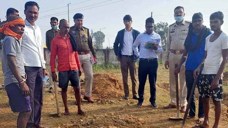 सड़क हादसे में मगरलोड के युवक की मौत, बिना रिपोर्ट किया दफन, जांच में जुटी पुलिस, कब्र खुदवाकर कराया शव का पोस्टमार्टम