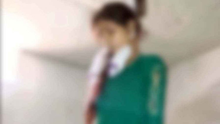 सुबह कमरे से नहीं निकली नाबालिग बेटी, फांसी के फंदे में लटकती मिली लाश, परिवार में पसरा मातम, कारण अज्ञात, जांच में जुटी पुलिस