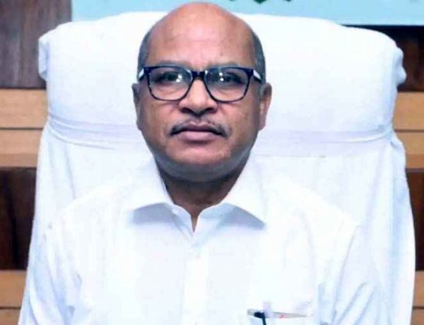 कलेक्टर ने लिया फैसला, गरियाबंद के 5 तहसीलदारों के कार्यक्षेत्र में किया गया बदलाव, मयंक अग्रवाल छुरा रवाना, डिम्पल ध्रुव को मिली राजिम की जिम्मेदारी