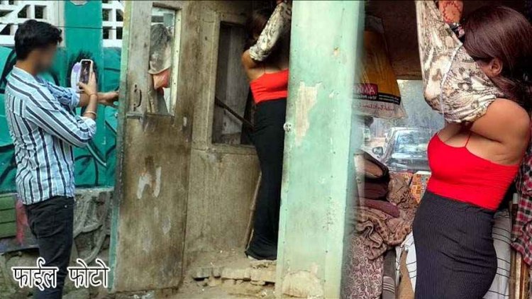 कपड़े बदलते बनाया महिला का वीडियो, इज्जत उछालने VIDEO शूट कर भागा युवक, भाई ने किया विरोध तो चाकू से हमला, जांच में जुटी पुलिस