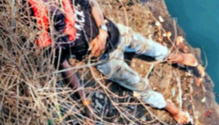 कमरे से आई लड़ने की आवाज, कुछ देर बाद प्रेमी-प्रेमिका की संदिग्ध हालत में मिली लाश, इधर खदान में युवक का शव मिलने से इलाके में फैली सनसनी