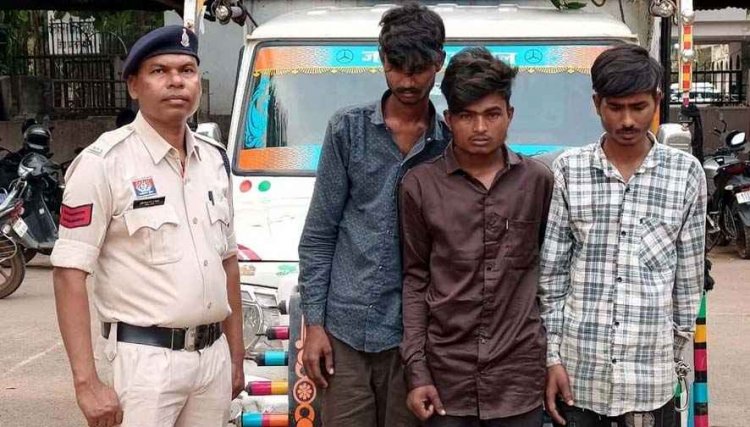 कपड़ा चोरी के 3 आरोपी गिरफ्तार, धमतरी के मोती वस्त्रालय का लाखों का माल मध्य प्रदेश से बरामद, पुलिस की मुस्तैदी से अंतर्राज्यीय चोर गिरोह का पर्दाफाश