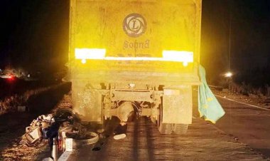 सड़क किनारे खड़े टिपर से टकराई तेज रफ्तार बाइक, दर्दनाक सड़क हादसे में वन विभाग के कर्मचारी की मौत, इलाके में शोक का माहौल, जांच में जुटी पुलिस