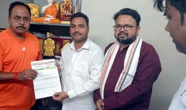 अजीत कुकरेजा पर ब्लॉक अध्यक्ष को धमकी देने और अपशब्द कहने का आरोप, सतनामी समाज ने प्रदेश अध्यक्ष बैज को सौंपा ज्ञापन, कार्रवाई की मांग
