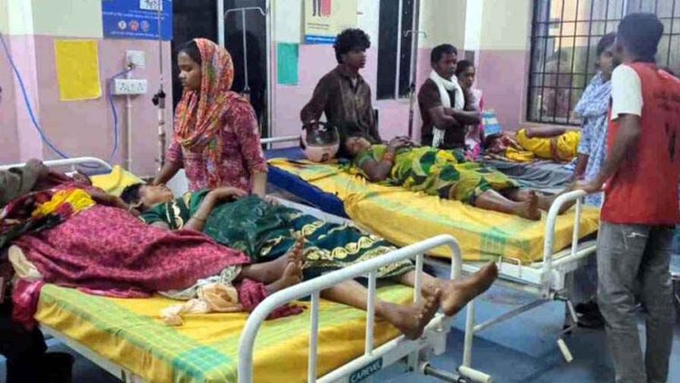 अनियंत्रित होकर पलटी तेज रफ्तार पिकअप, शादी की पार्टी मनाकर लौट रहे 37 घायलों के बीच 2 ग्रामीणों की मौत. मची चीख-पुकार, ओवरलोड बनी वजह!