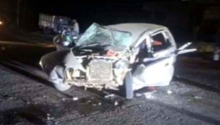 नेशनल हाईवे 130 पर भीषण सड़क हादसा, खड़ी ट्रक में जा घुसी कार, दो युवकों की हालत नाजुक, तेज रफ्तार बनी हादसे की वजह. जांच में जुटी पुलिस