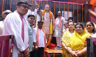 उपमुख्यमंत्री साव ने कोपरा में अटल बिहारी वाजपेयी की प्रतिमा का किया अनावरण,नगर पंचायत को डेढ़ करोड़ से ज्यादा के विकास कार्यों की बड़ी सौगात