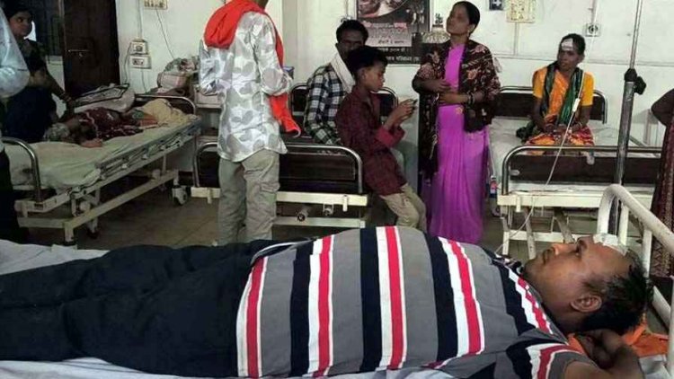 सुशासन तिहार शिविर में खौफनाक हादसा, गरियाबंद में ग्रामीणों पर गिरा पेड़, 7 लोग घायल, इनमें 2 बच्चे, कई लोगों का फूटा सिर, जिला अस्पताल में भर्ती