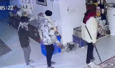 इवेंट ऑर्गनाइजर के फार्म हाउस ताला तोड़कर घुसे हथियारबंद नकाबपोश, अलमारी का लॉकर तोड़ा, CCTV कैमरे डैमेज किए, 7 लाख की ज्वेलरी-कैश लेकर फरार