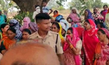 राजिम के सुरसाबांधा में प्रशासन का बड़ा एक्शन, 10 साल के काबिज 40 एकड़ सरकारी जमीन से अतिक्रमण हटाने की कार्रवाई जारी, भारी पुलिस बल तैनात