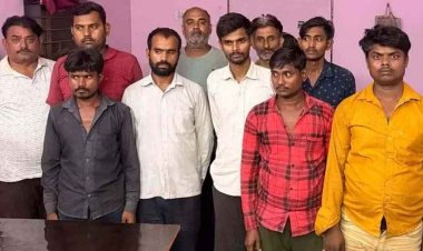 गुटखा फैक्ट्री का भंडाफोड़, वाशिंग पाउडर की आड़ में चल रहा कारोबार, टीम ने मारा छापा, 3 मशीनें जब्त, पुलिस हिरासत में 12 आरोपी, पूछताछ जारी