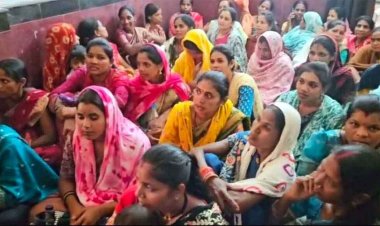 गरियाबंद में फूटा दैनिक वेतनभोगी कर्मचारियों का आक्रोश, 300 से ज्यादा कर्मचारी पहुंचे कलेक्ट्रेट, दो साल से वेतन नहीं मिलने का आरोप, 30 जून से हड़ताल की चेतावनी